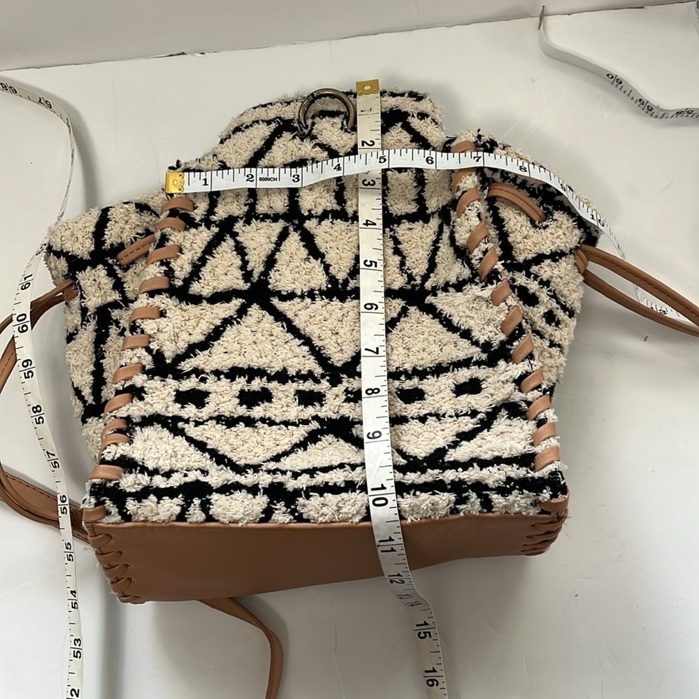 Universal Thread Drawstring Crossbody Sherpa Bag … - image 7